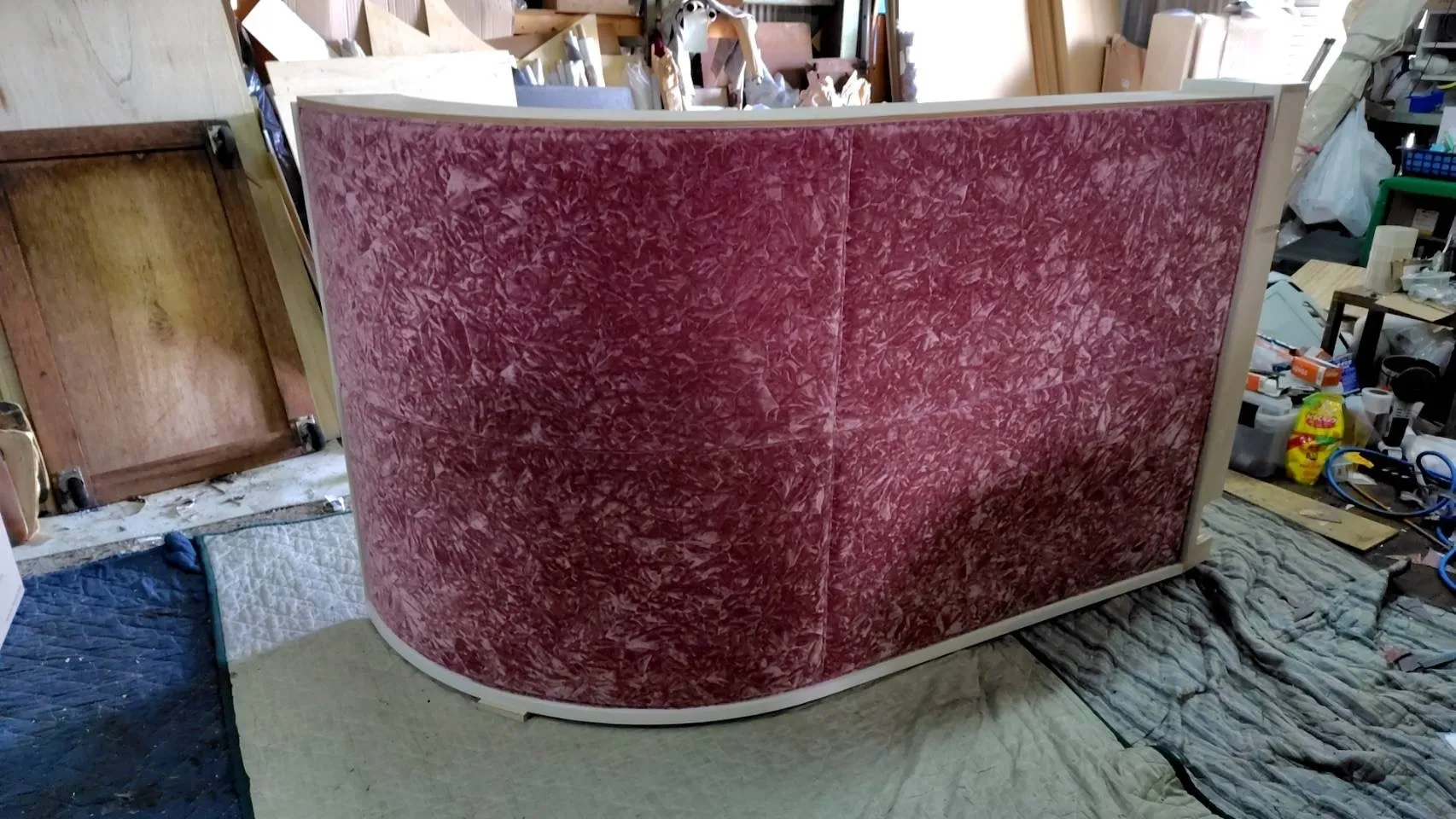 カウンター腰 布貼り